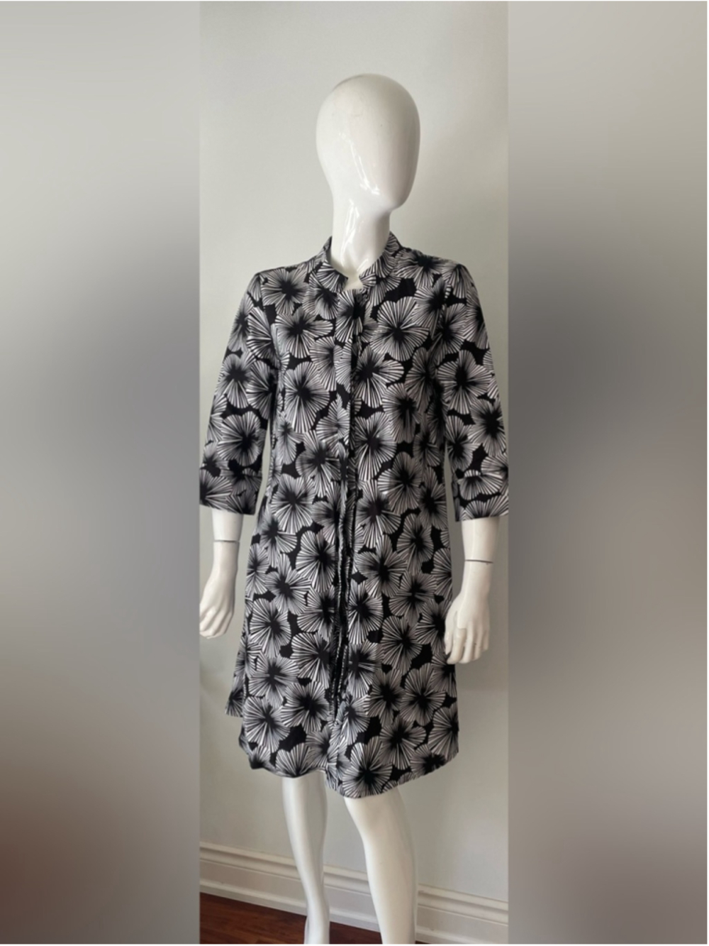 Zuri 100% Cotton Button-Front Shirt Dress| Black & White Graphic Print Size S - Picture 9 of 10